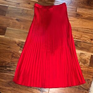 Versona Elegant Red Pleated Skirt